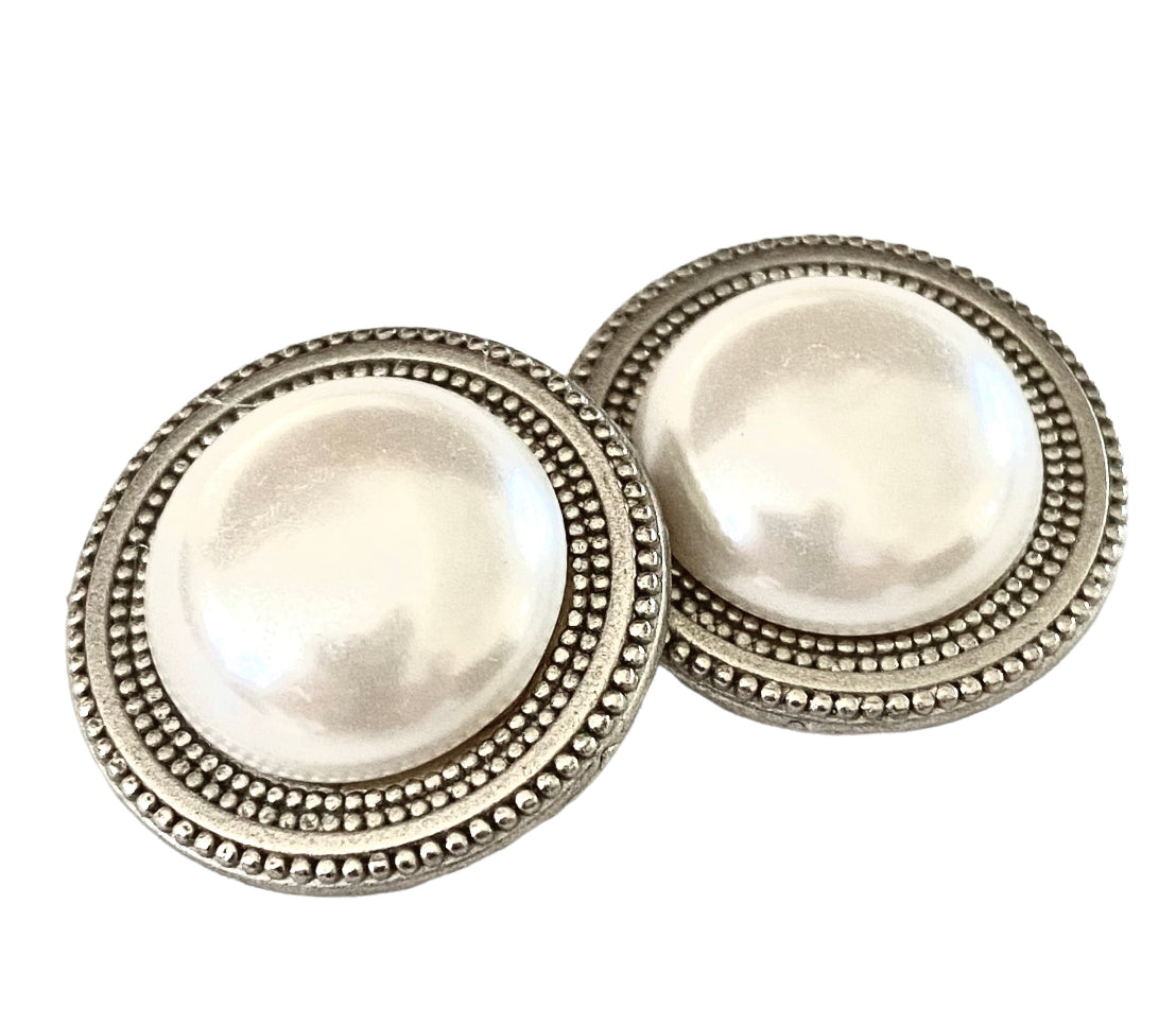 Pearl Low Dome Silver Magnet Button Set