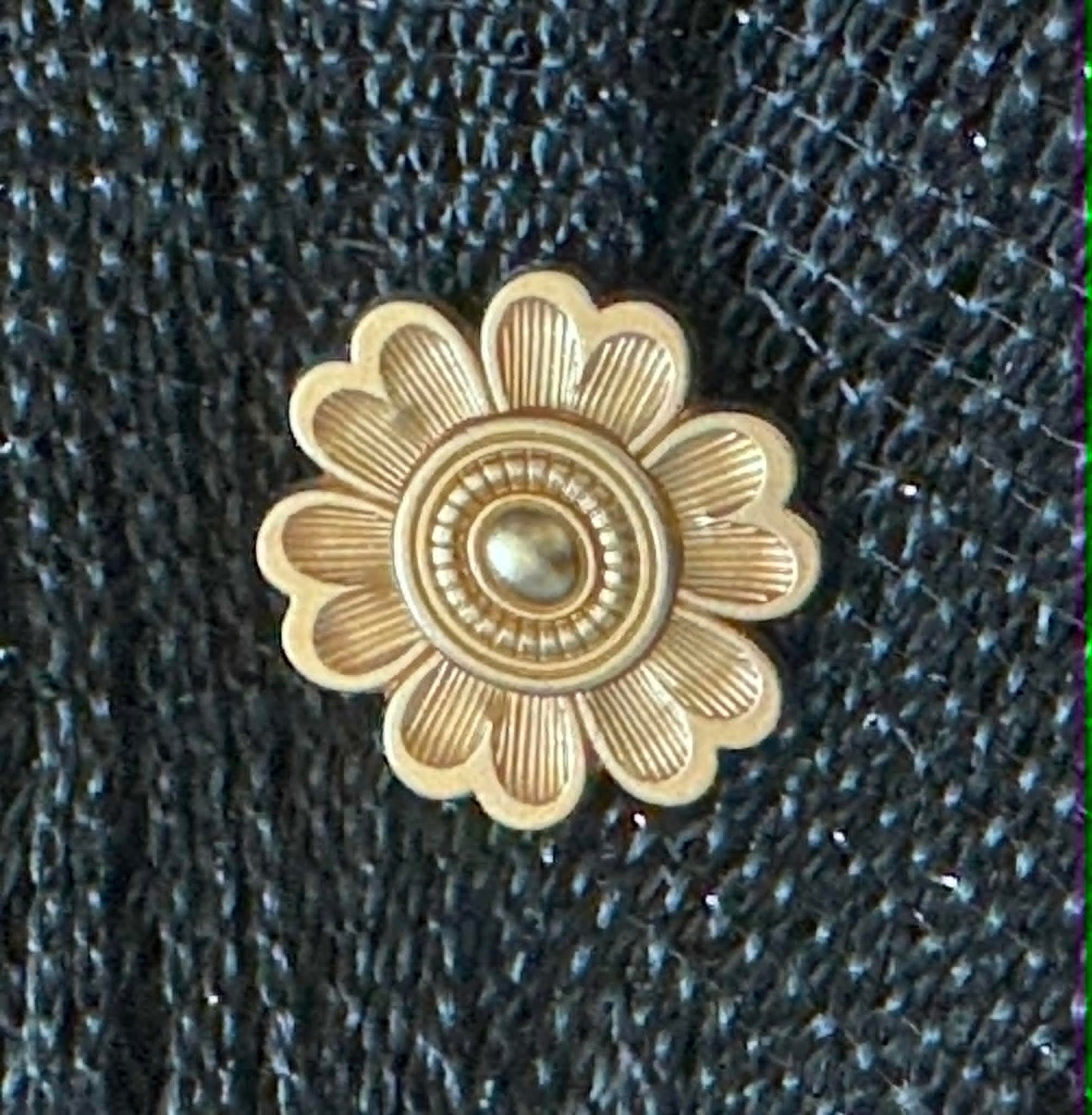 Champagne Gold Flower Magnet Button Set