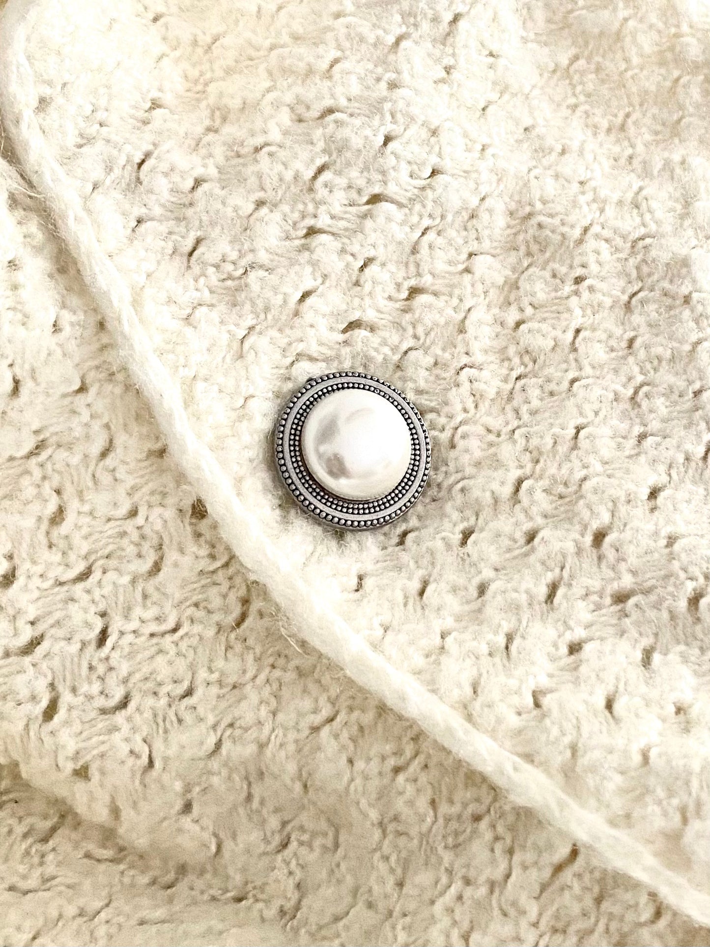 Pearl Low Dome Silver Magnet Button Set