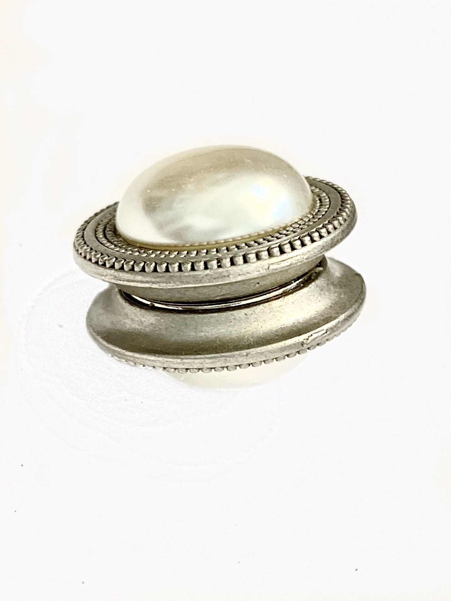 Pearl Low Dome Silver Magnet Button Set
